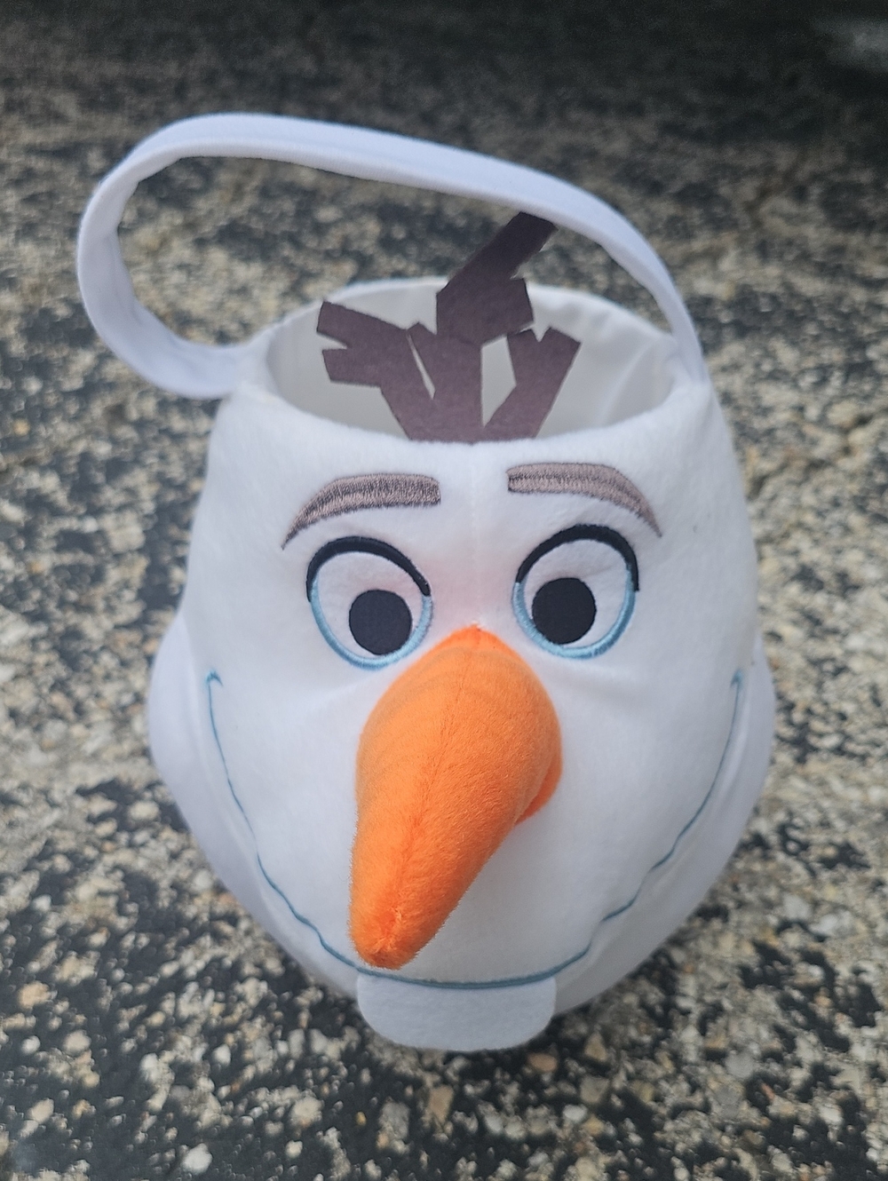 Disney Olaf Plush Head Halloween Candy Goodie Basket Frozen